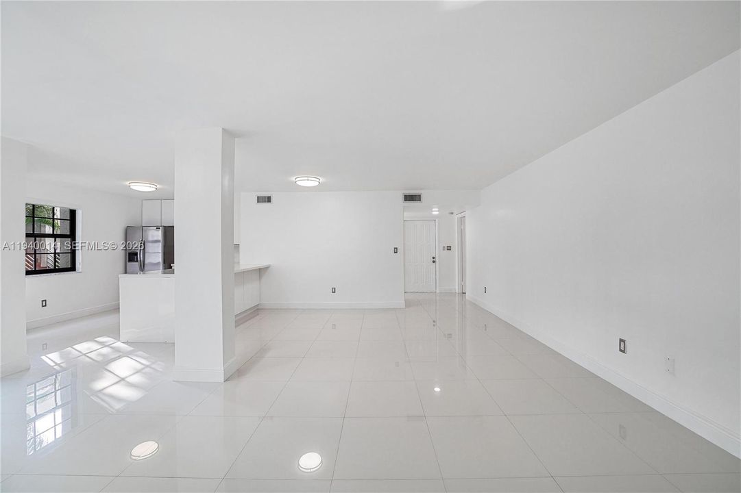 En Venta: $420,000 (2 camas, 2 baños, 1096 Pies cuadrados)