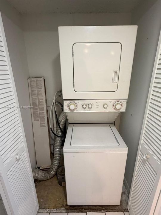 出租: $2,200 (2 贝兹, 2 浴室, 992 平方英尺)