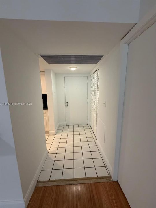 出租: $2,200 (2 贝兹, 2 浴室, 992 平方英尺)