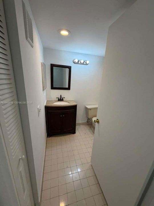 出租: $2,200 (2 贝兹, 2 浴室, 992 平方英尺)