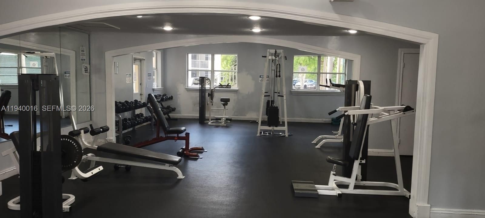 出租: $2,200 (2 贝兹, 2 浴室, 992 平方英尺)