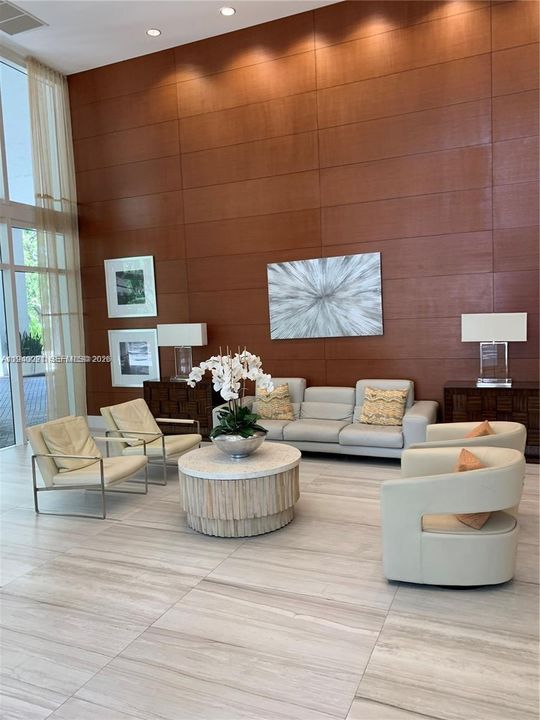 For Rent: $2,100 (1 beds, 1 baths, 637 Square Feet)