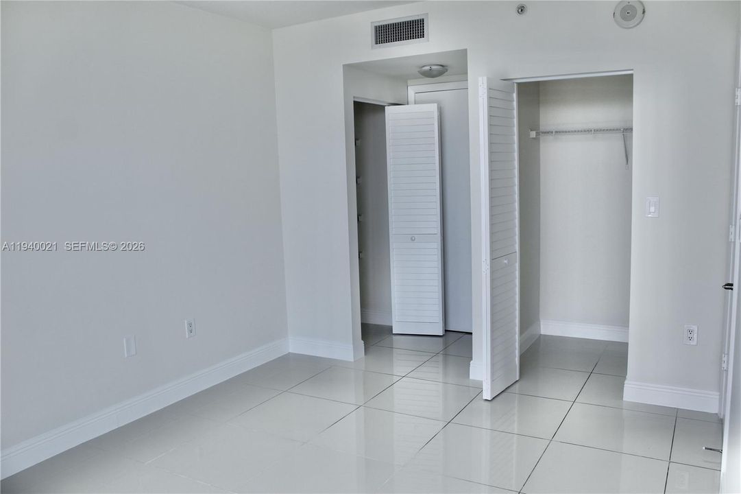 For Rent: $2,100 (1 beds, 1 baths, 637 Square Feet)