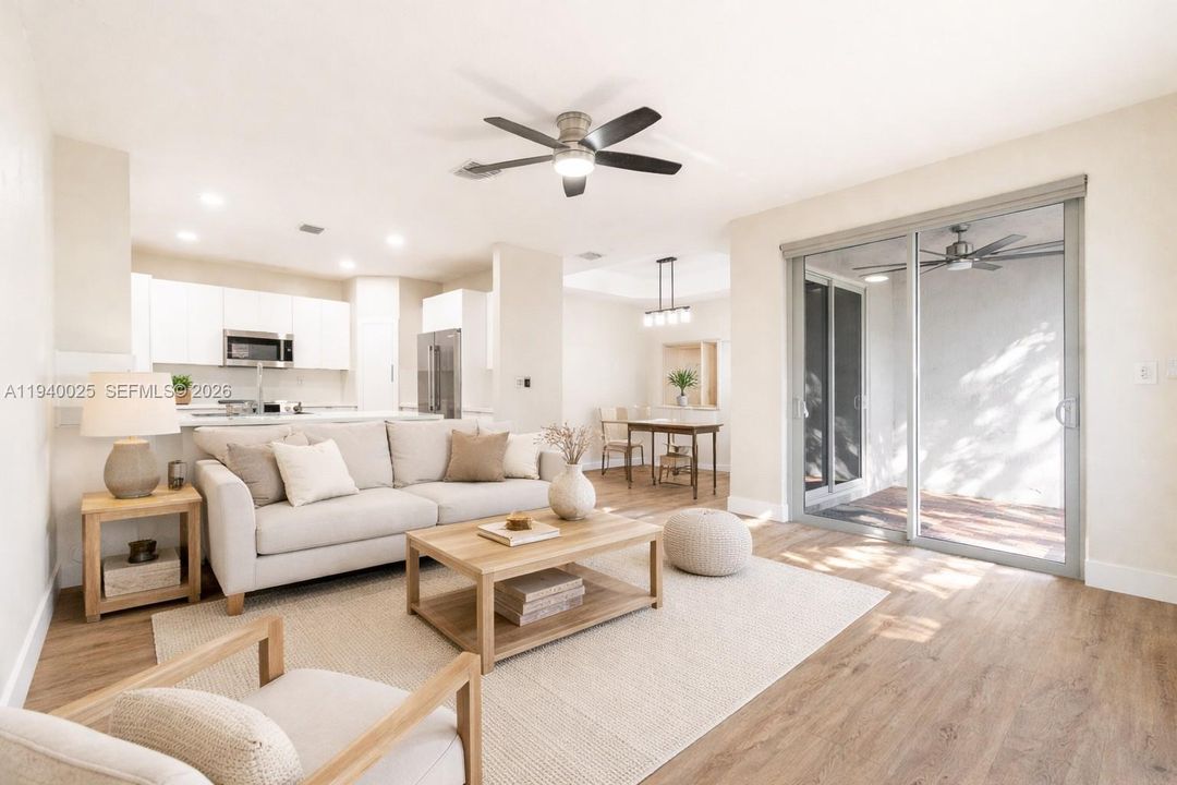 合同活跃: $4,500 (3 贝兹, 2 浴室, 2104 平方英尺)