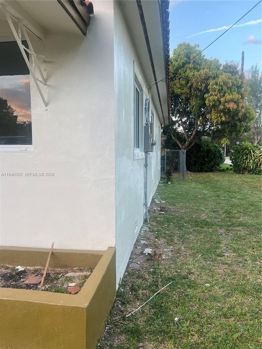 待售: $655,000 (3 贝兹, 2 浴室, 1008 平方英尺)