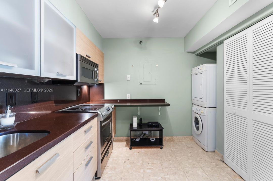 For Rent: $4,500 (2 beds, 2 baths, 1277 Square Feet)