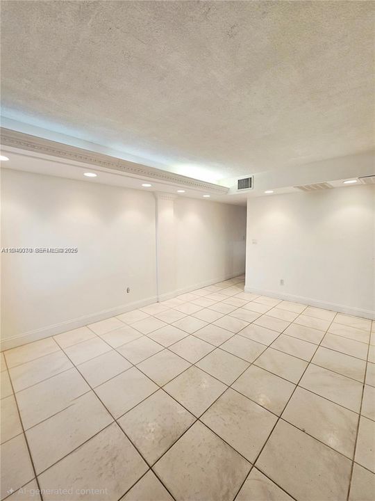 На продажу: $220,000 (2 спален, 1 ванн, 896 Квадратных фут)