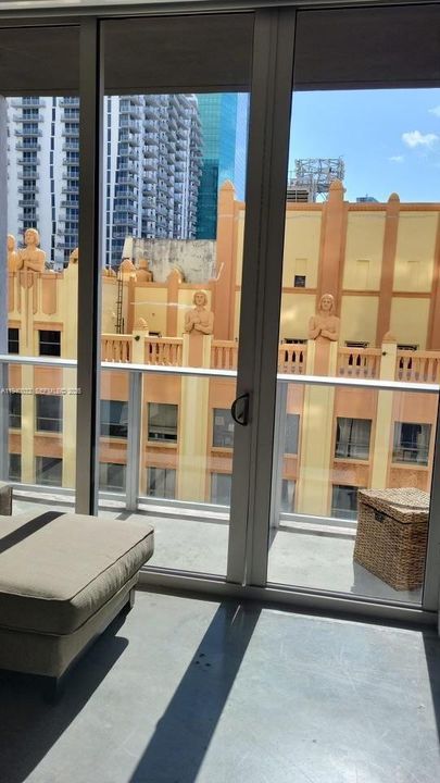 For Rent: $2,600 (1 beds, 1 baths, 533 Square Feet)