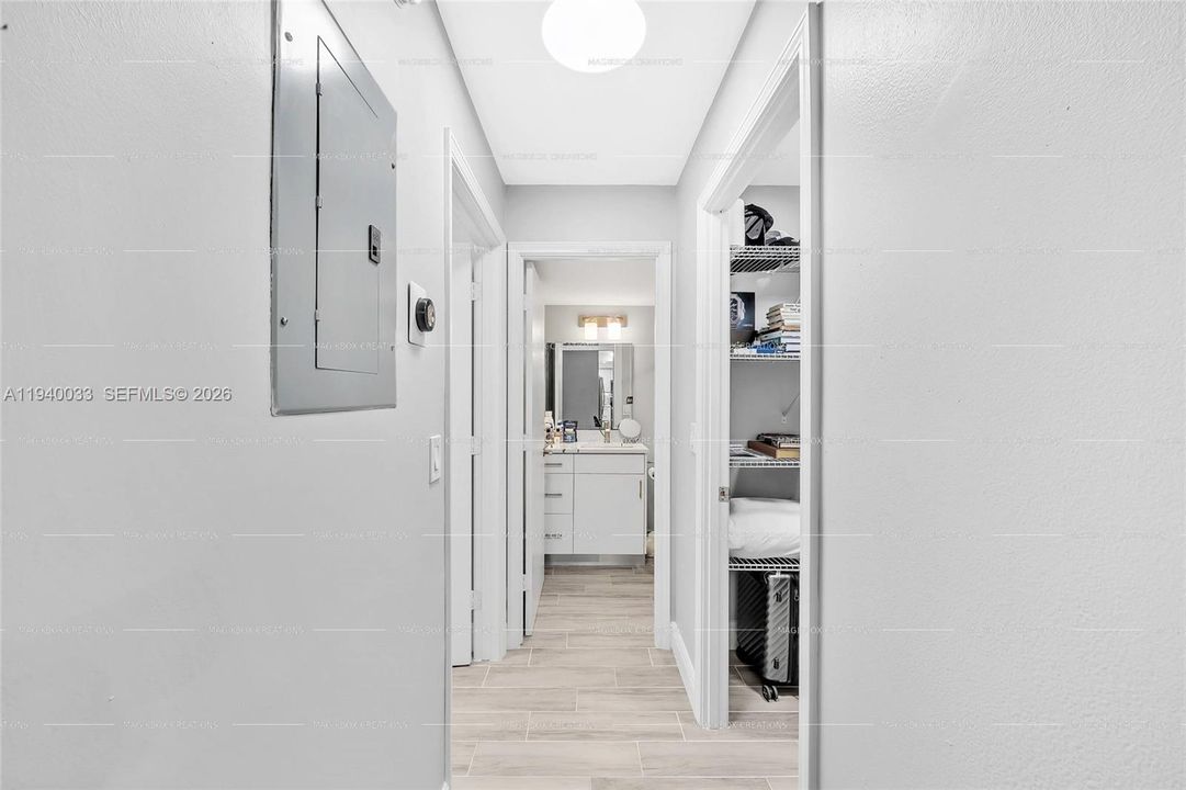 For Rent: $2,750 (2 beds, 2 baths, 1100 Square Feet)