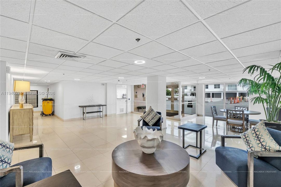 For Rent: $2,750 (2 beds, 2 baths, 1100 Square Feet)