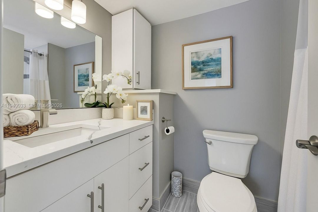 For Rent: $2,750 (2 beds, 2 baths, 1100 Square Feet)