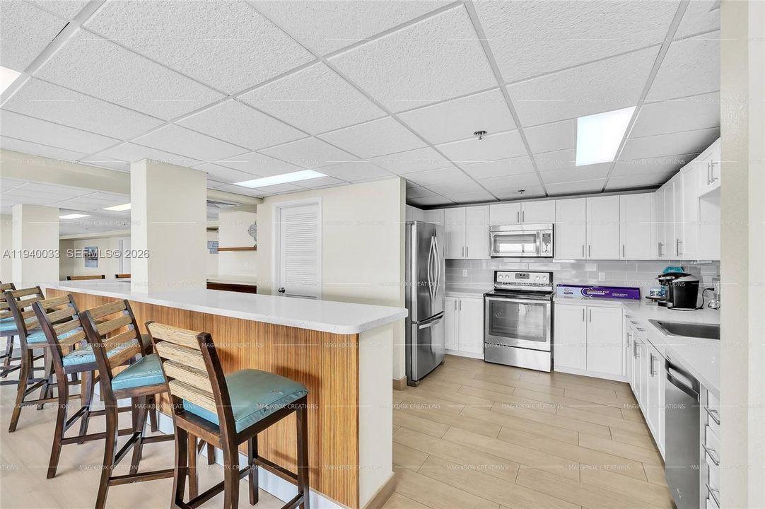 For Rent: $2,750 (2 beds, 2 baths, 1100 Square Feet)