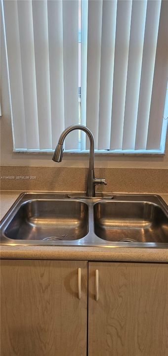 For Rent: $2,850 (3 beds, 2 baths, 1610 Square Feet)