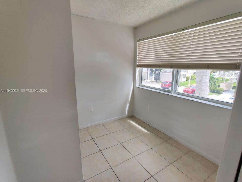 出租: $1,800 (1 贝兹, 1 浴室, 646 平方英尺)