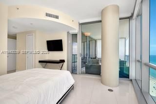 出租: $7,200 (1 贝兹, 1 浴室, 858 平方英尺)