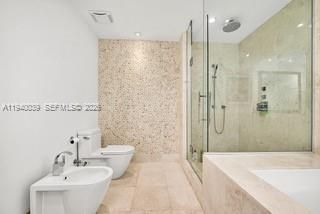 出租: $7,200 (1 贝兹, 1 浴室, 858 平方英尺)