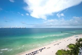 出租: $7,200 (1 贝兹, 1 浴室, 858 平方英尺)