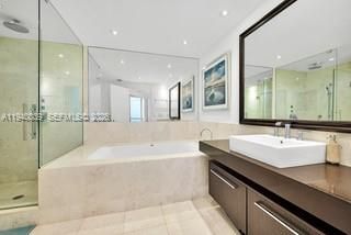 出租: $7,200 (1 贝兹, 1 浴室, 858 平方英尺)