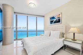 出租: $7,200 (1 贝兹, 1 浴室, 858 平方英尺)