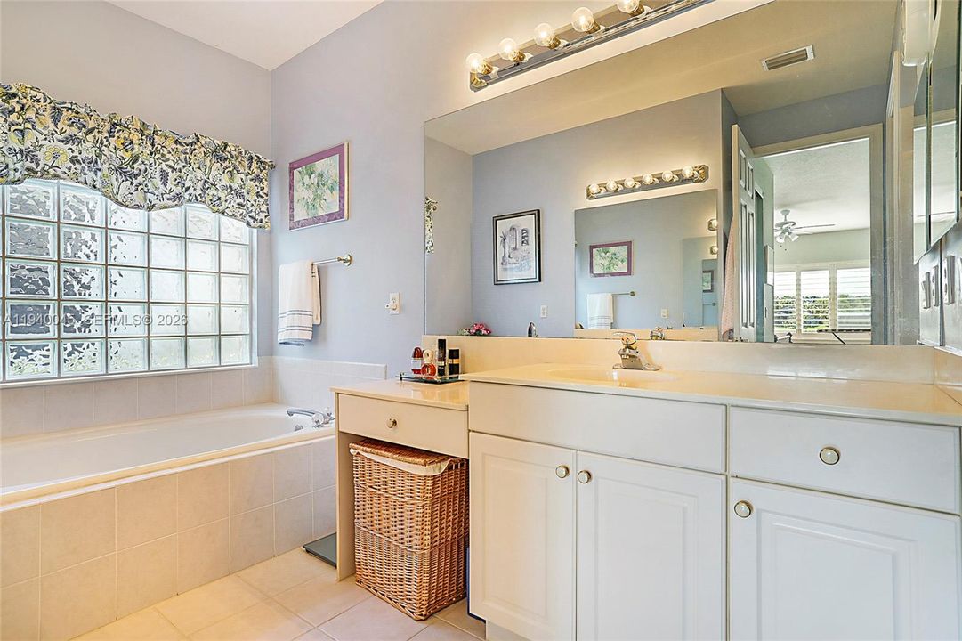 待售: $485,000 (3 贝兹, 2 浴室, 1803 平方英尺)