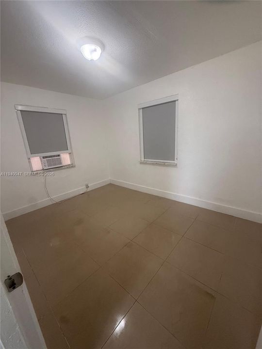 合同活跃: $1,850 (2 贝兹, 1 浴室, 550 平方英尺)