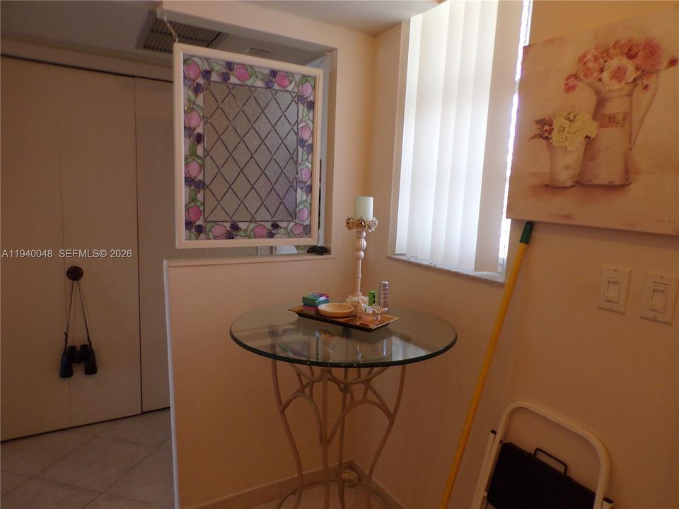 На продажу: $264,900 (2 спален, 2 ванн, 1083 Квадратных фут)