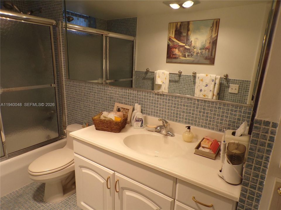 На продажу: $264,900 (2 спален, 2 ванн, 1083 Квадратных фут)