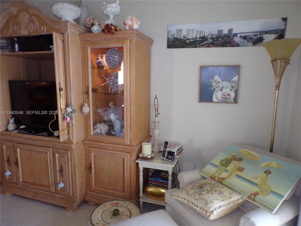 На продажу: $264,900 (2 спален, 2 ванн, 1083 Квадратных фут)