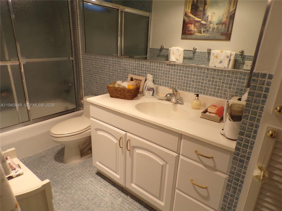 На продажу: $264,900 (2 спален, 2 ванн, 1083 Квадратных фут)