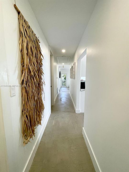 出租: $18,000 (4 贝兹, 4 浴室, 2300 平方英尺)