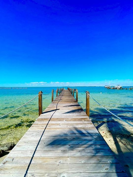 出租: $18,000 (4 贝兹, 4 浴室, 2300 平方英尺)