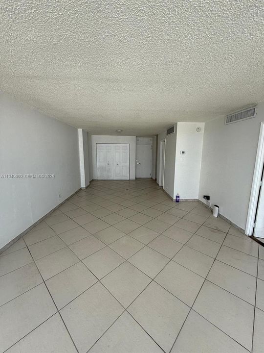 В аренду: $2,550 (1 спален, 1 ванн, 910 Квадратных фут)