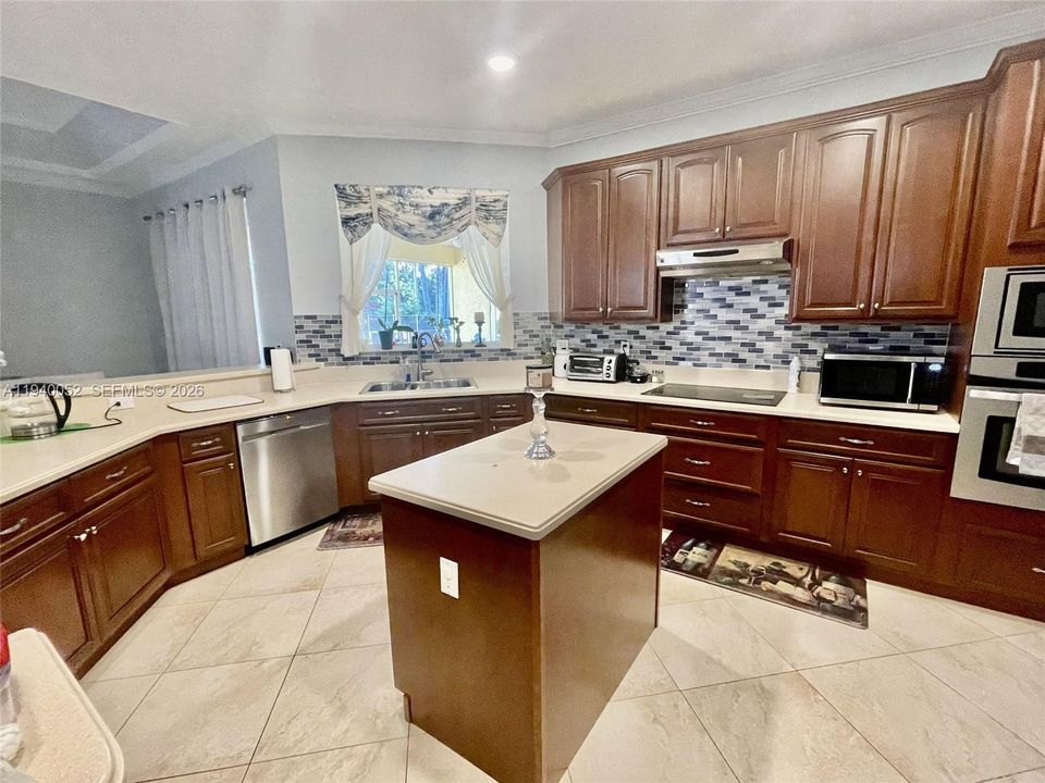 В аренду: $6,750 (5 спален, 3 ванн, 3455 Квадратных фут)