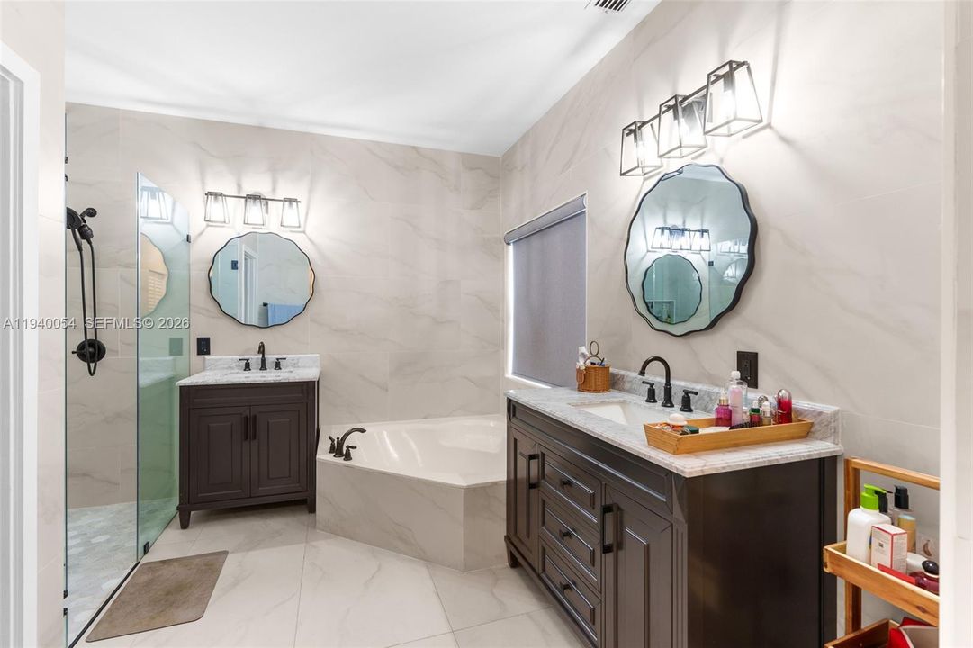 For Sale: $840,000 (4 beds, 2 baths, 2556 Square Feet)