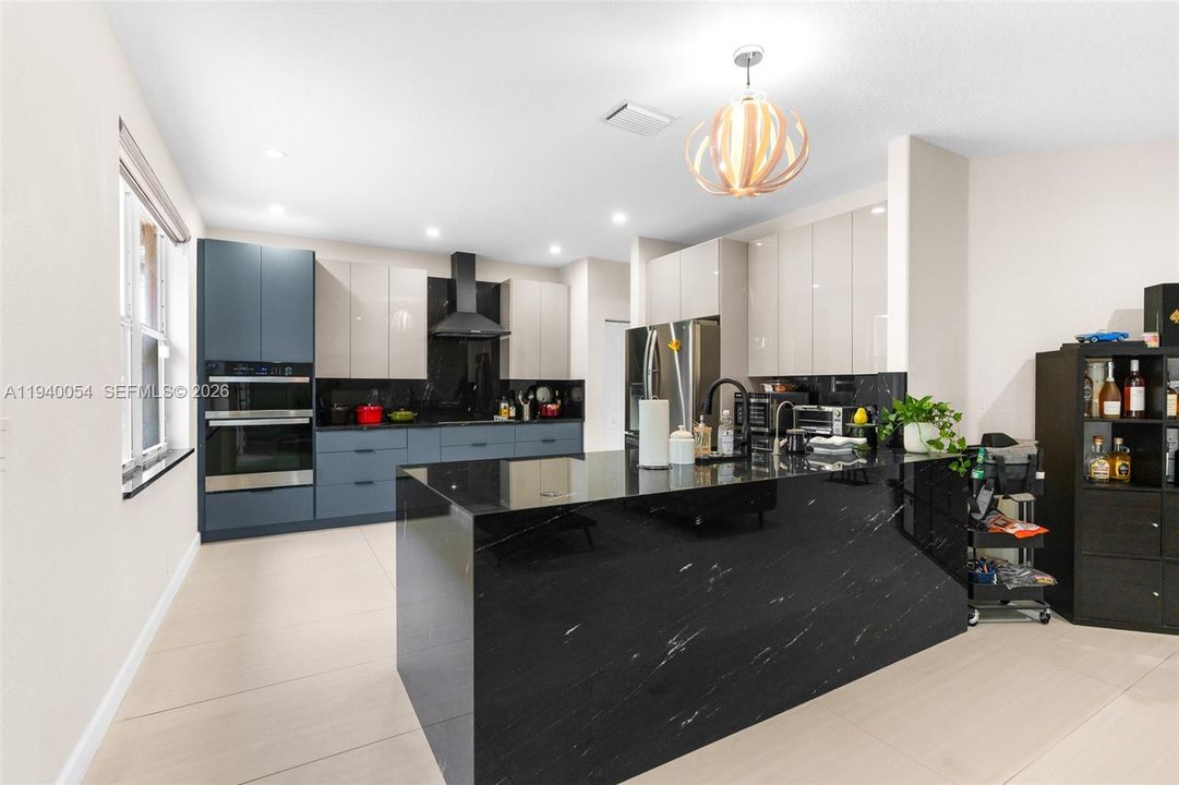 For Sale: $840,000 (4 beds, 2 baths, 2556 Square Feet)