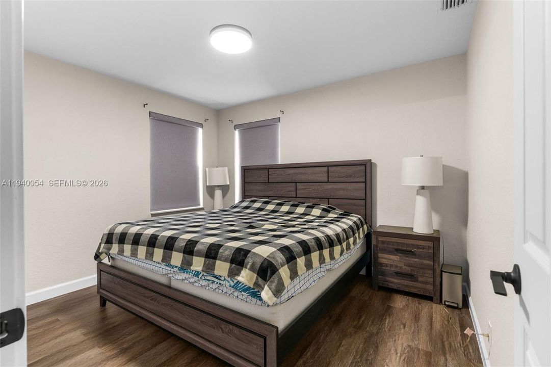 For Sale: $840,000 (4 beds, 2 baths, 2556 Square Feet)