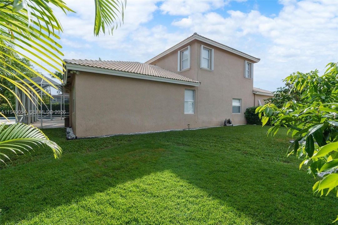 For Sale: $840,000 (4 beds, 2 baths, 2556 Square Feet)