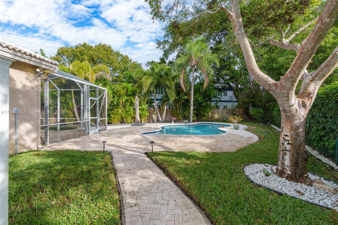 For Sale: $840,000 (4 beds, 2 baths, 2556 Square Feet)