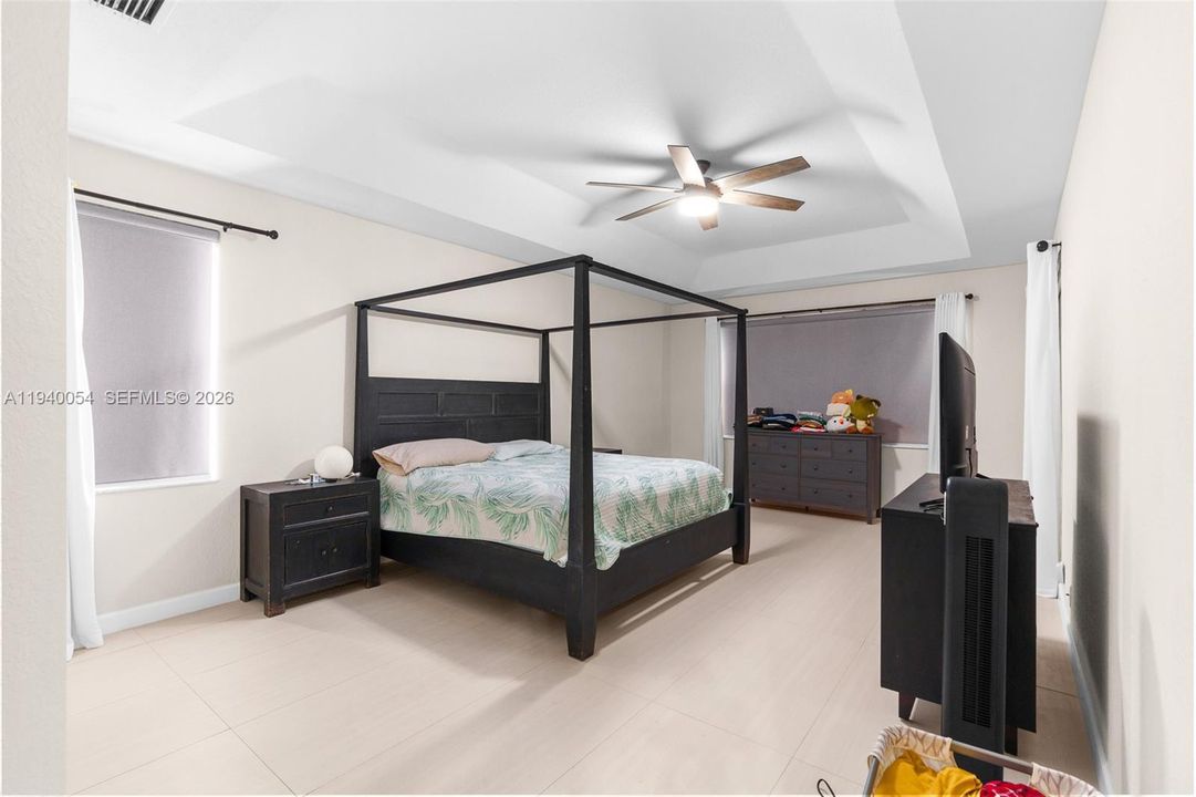 For Sale: $840,000 (4 beds, 2 baths, 2556 Square Feet)