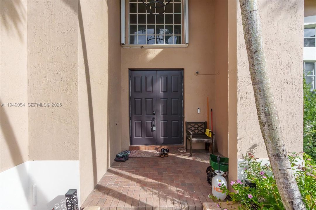 For Sale: $840,000 (4 beds, 2 baths, 2556 Square Feet)