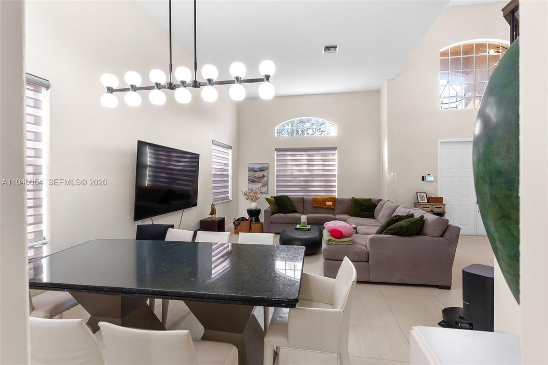 For Sale: $840,000 (4 beds, 2 baths, 2556 Square Feet)