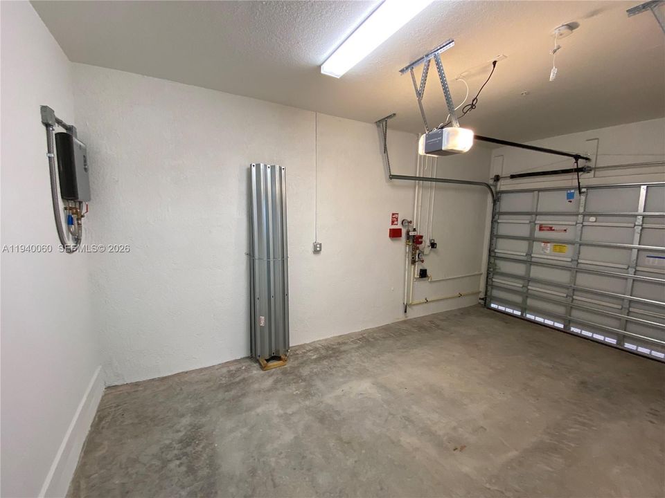 出租: $3,699 (4 贝兹, 2 浴室, 1828 平方英尺)