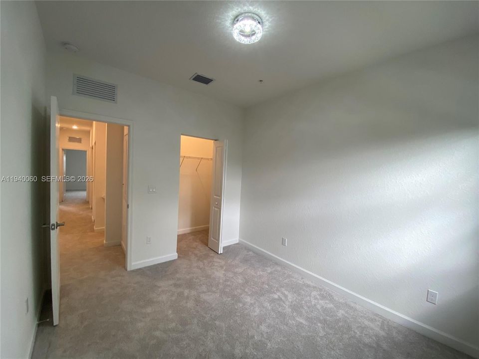 出租: $3,699 (4 贝兹, 2 浴室, 1828 平方英尺)