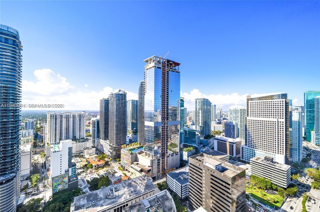 For Rent: $3,100 (1 beds, 1 baths, 639 Square Feet)