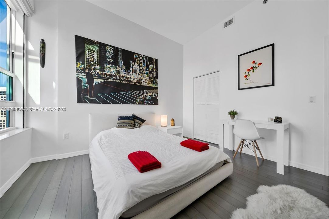 For Rent: $3,100 (1 beds, 1 baths, 639 Square Feet)