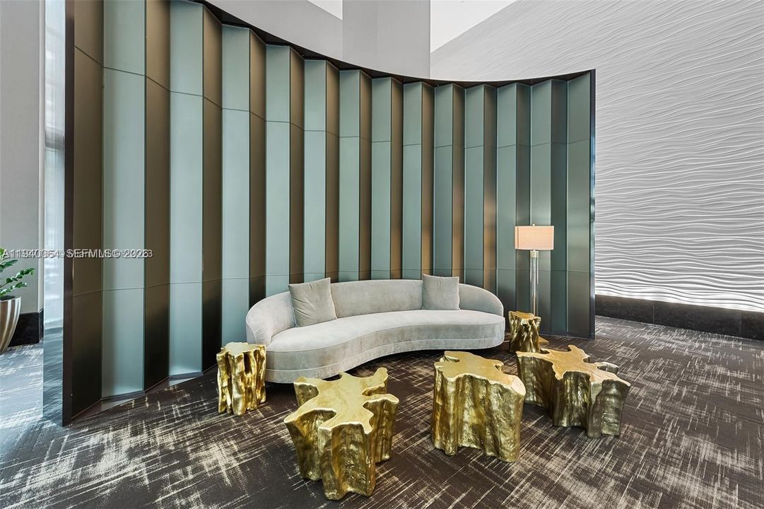 For Rent: $3,100 (1 beds, 1 baths, 639 Square Feet)