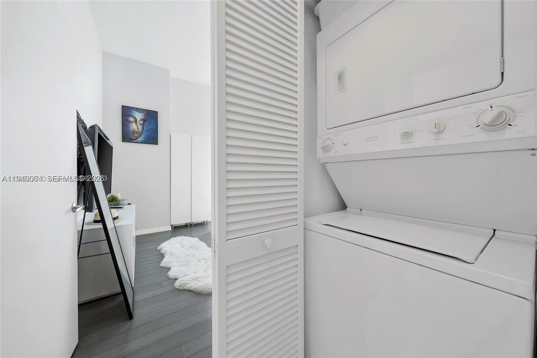 For Rent: $3,100 (1 beds, 1 baths, 639 Square Feet)