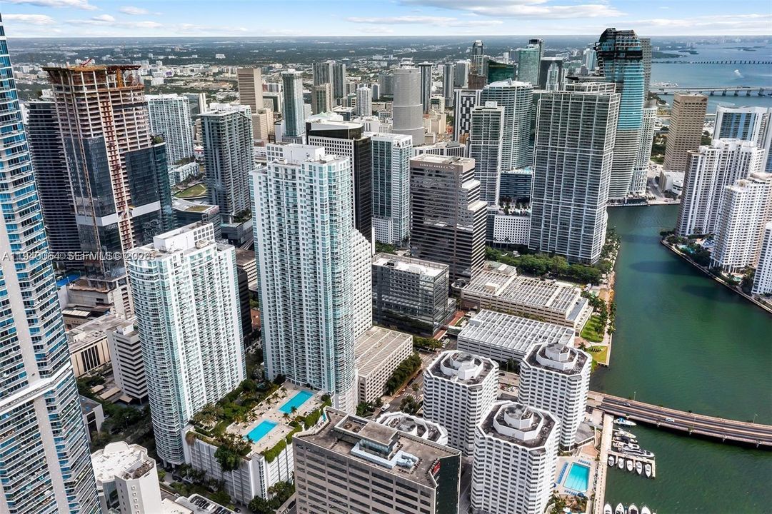 For Rent: $3,100 (1 beds, 1 baths, 639 Square Feet)