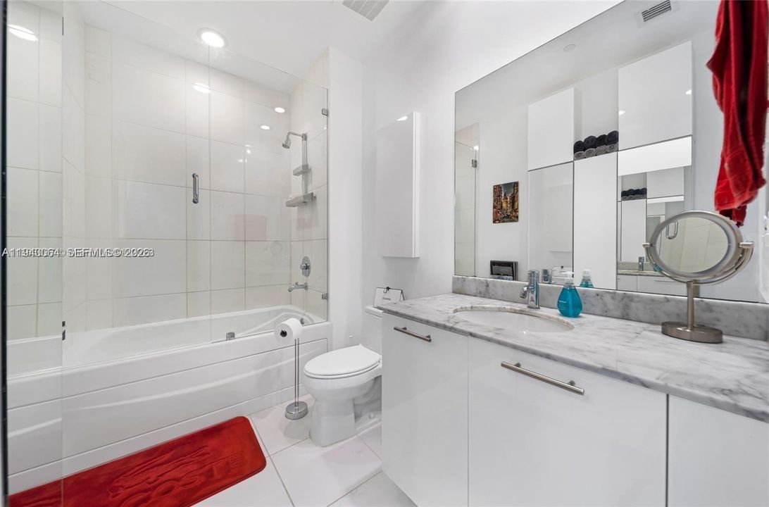 For Rent: $3,100 (1 beds, 1 baths, 639 Square Feet)