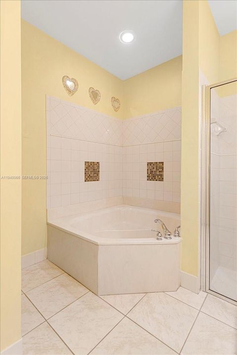 出租: $3,250 (3 贝兹, 2 浴室, 1452 平方英尺)